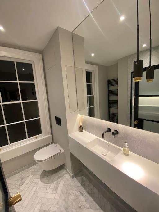 באת' Luxury Georgian Apartment - 5 Minute Walk To Spa מראה חיצוני תמונה